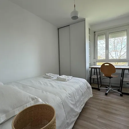 Spacious And Comfortable 95 M Daire Caen