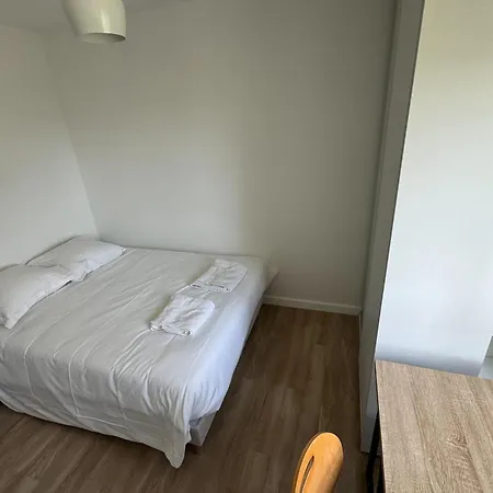 Spacious And Comfortable 95 M Daire Caen
